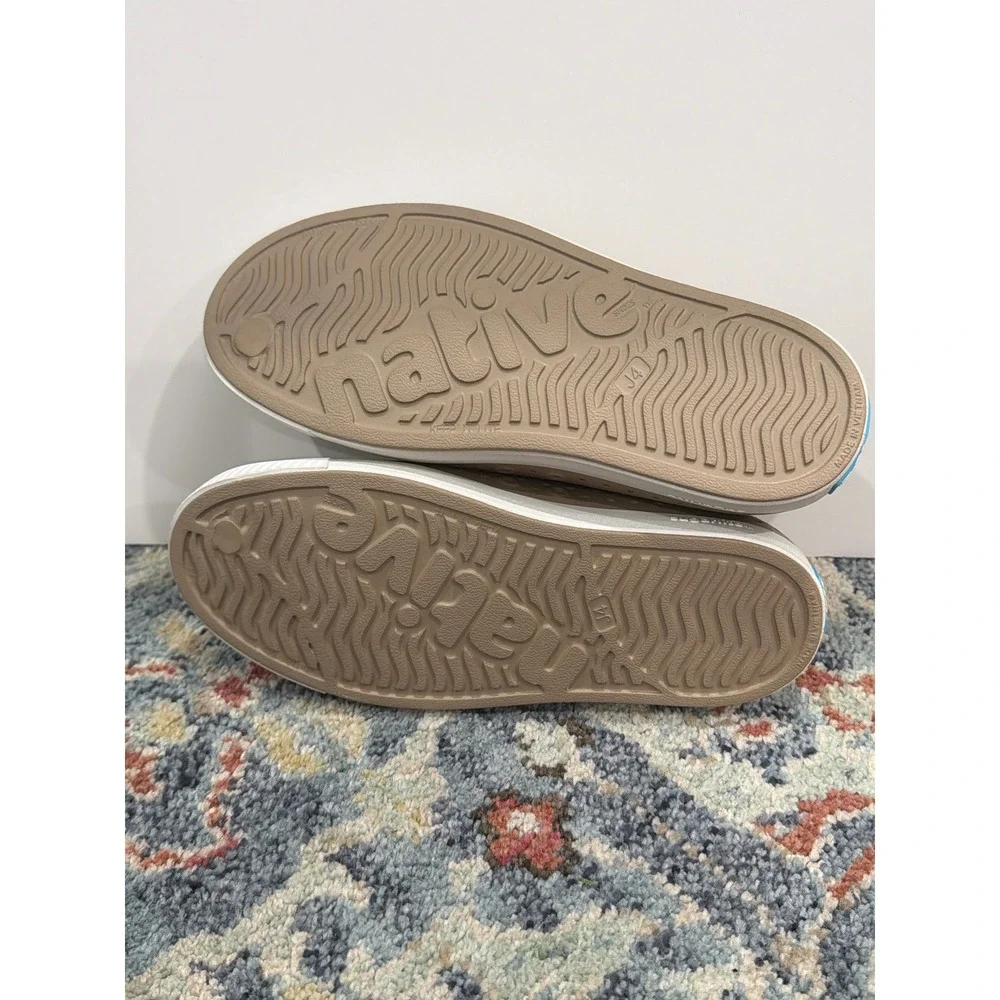Native Jefferson Shoes Kids J4 Youth Tan Water Friendly Gorpcore EUC